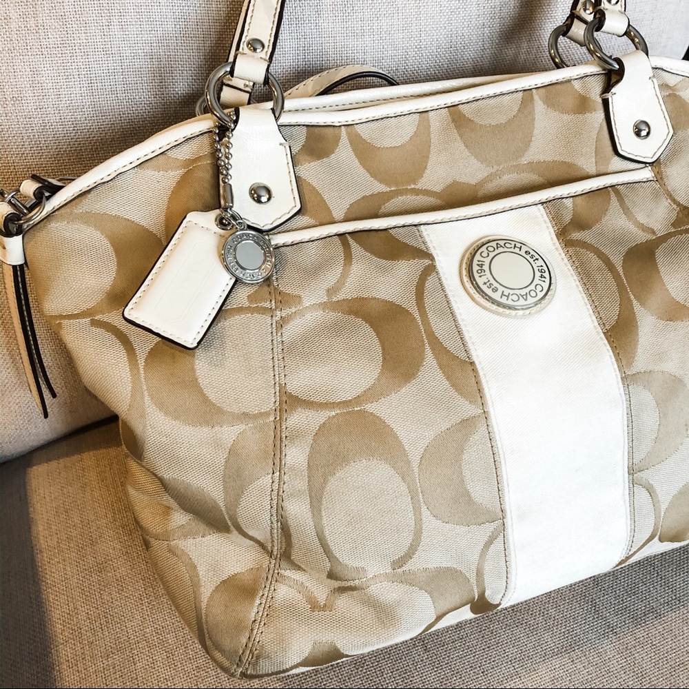 ❤️Coach❤️ purse! - Picture 2 of 8